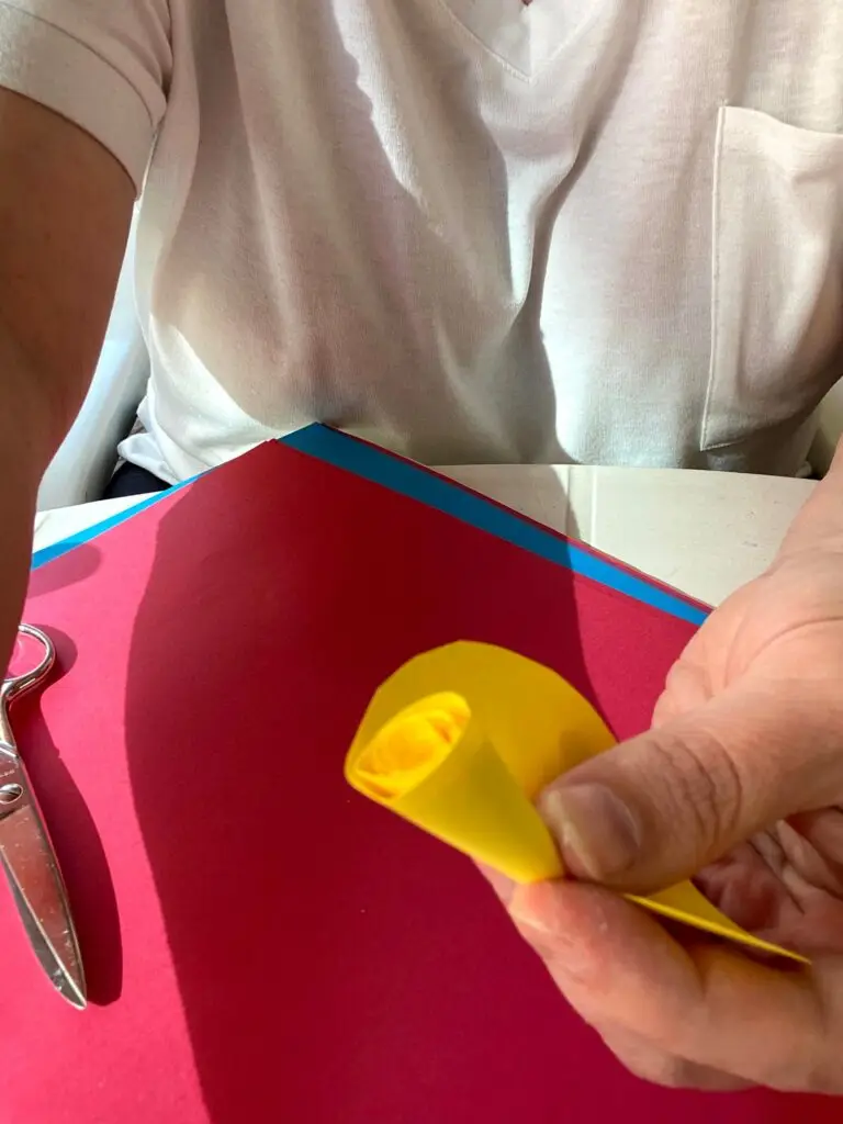 DIY como hacer flores de papel